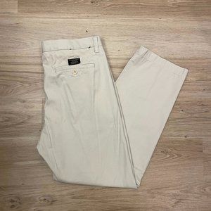 Like-new White / Grey Banana Republic Gavin Chino Pants